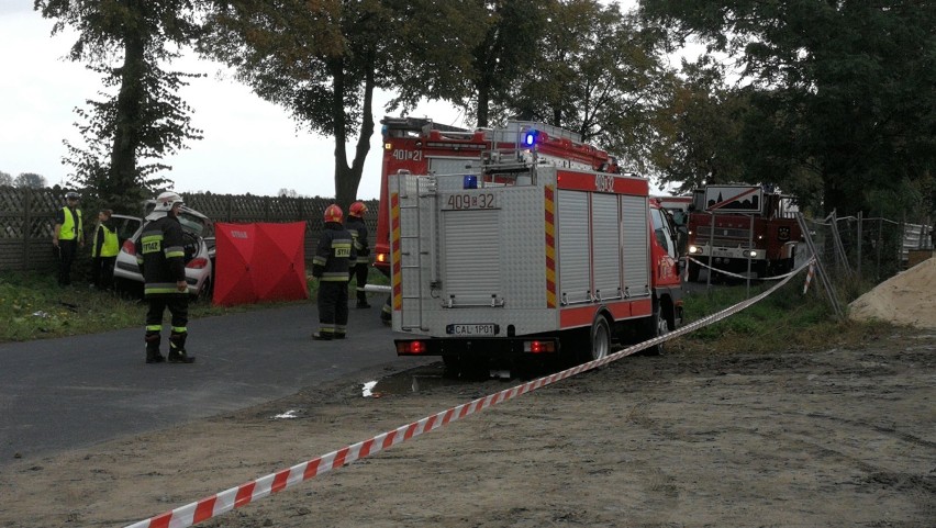 Tragiczny wypadek w regionie. Jedna ofiara śmiertelna, 3 ranne [zdjęcia, wideo]