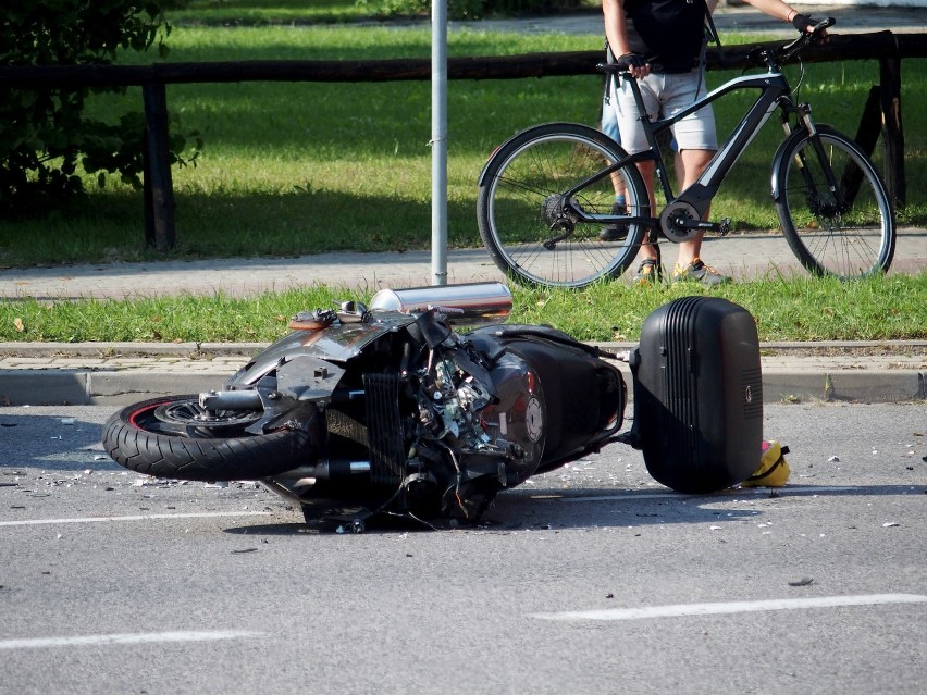 Nowy Sącz. Groźny wypadek przy Zajeździe Sądeckim. Nie żyje motocyklista 