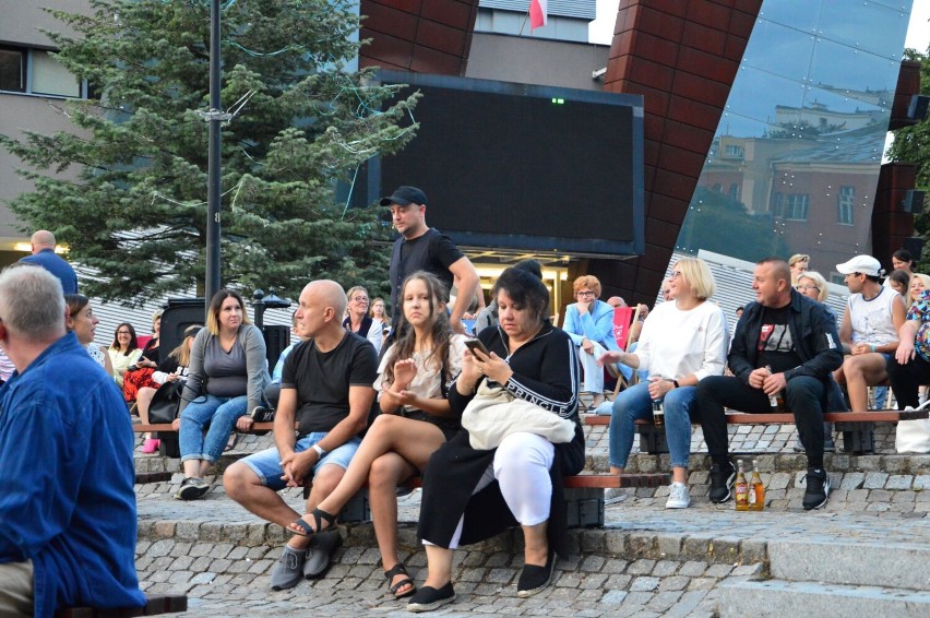 Czesław Mozil w Kwidzynie wystąpił na scenie plenerowej na placu przed teatrem [ZDJĘCIA]