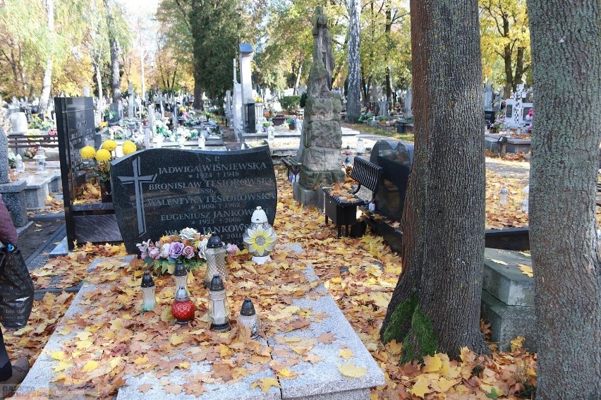 Porządki na cmentarzu komunalnym we Włocławku przed 1...
