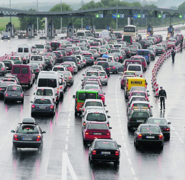 Kolejkom do autostradowych bramek można zapobiec. To najmniej wydolny system opłat