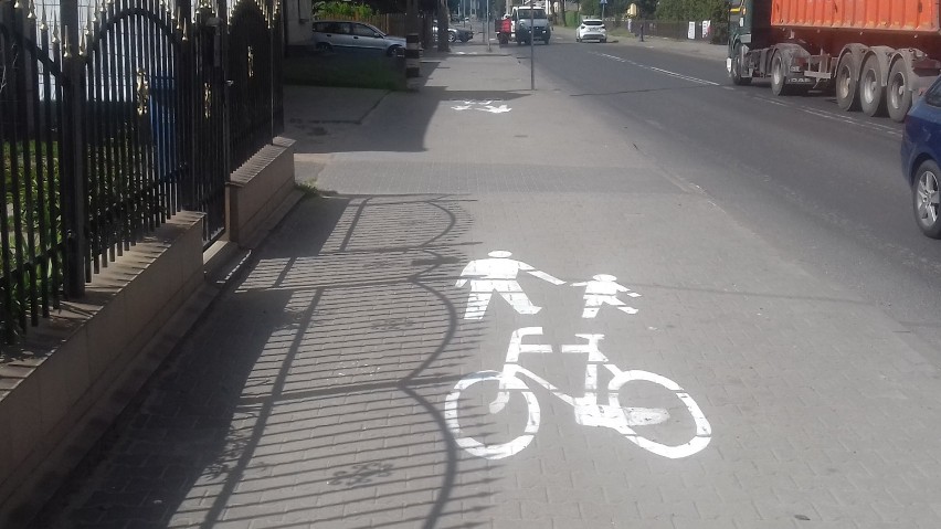 Radomsko: Ścieżka rowerowa przy odcinku Przedborskiej. Bezpieczniej na rowerze przy DK 42 [ZDJĘCIA]
