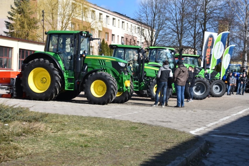 W hali sportowej przy Zespole Szkół w Gołańczy odbył się dzisiaj Dzień Rolnika 