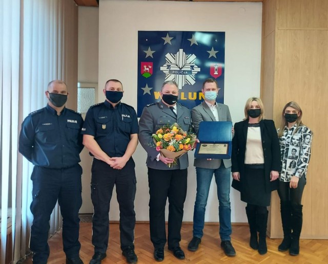 24 lutego odbyło się pożegnanie Komendanta Powiatowego Policji w Wieluniu. Insp. Grzegorz Libura po blisko 30 latach służby przeszedł na emeryturę.