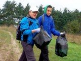 Urzędnicy z Przechlewa powitają wiosnę sprzątając swoją miejscowość