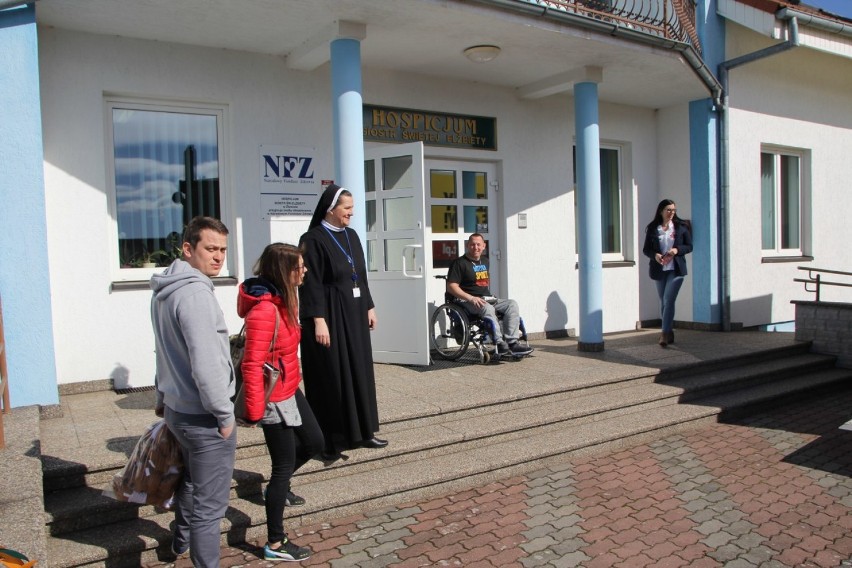 Fundacja „Włącz się!” i sieć Media Expert przekazali sprzęt dla Hospicjum Św. Elżbiety w Złotowie