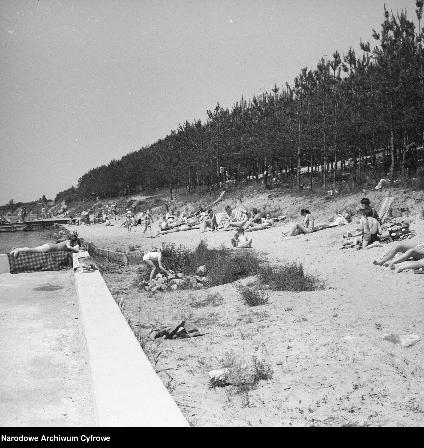 Plaża nad Zalewem w 1970 roku