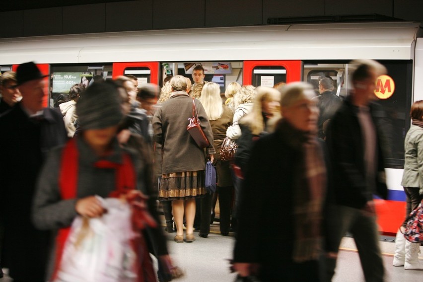 Po feriach nowy rozkład jazdy: Metro będzie jeździć rzadziej. Wszystko przez oszczędności