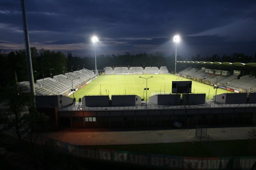 Legnica: Oświetlenie Stadionu Miejskiego (ZDJĘCIA)