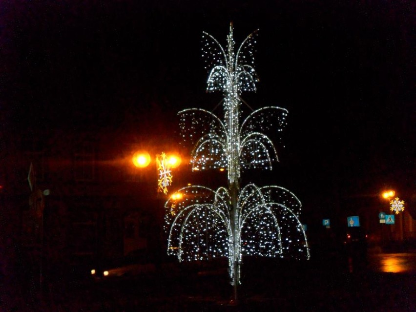 Dekoracje świąteczne na ulicach naszego powiatu. Gdzie robi się najładniej?