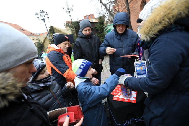 Zobacz też:
Toruń WOŚP 2018 ZDJĘCIA, FOTO, GALERIA

Czy Orkiestra w Toruniu znów ustanowi rekord?