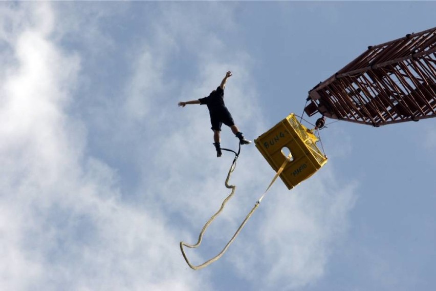 Skok na bungee to propozycja dla nieco bardziej odważnych...