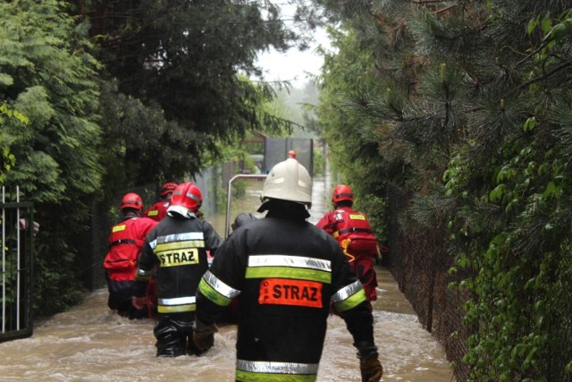 Powódź 2014 w powiecie cieszyńskim. W Skoczowie ewakuowano część mieszkańców osiedla Pogórze