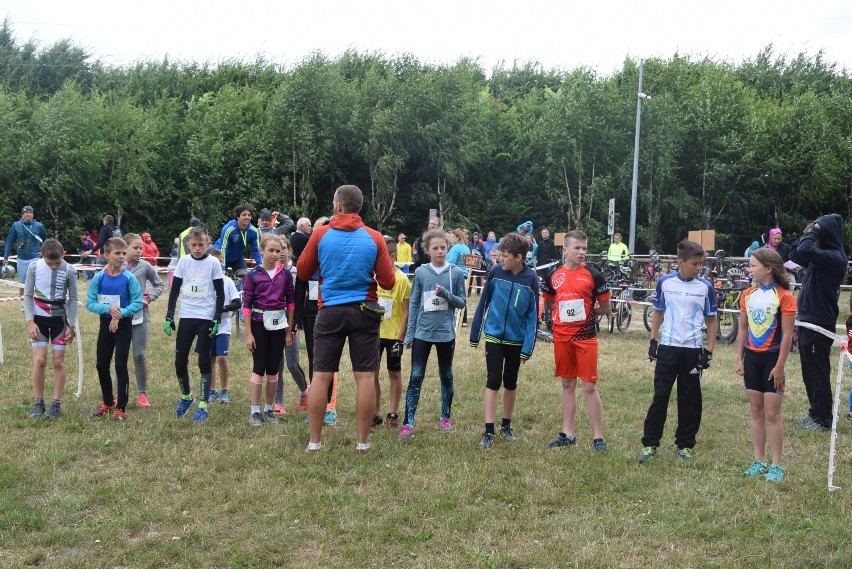 Rywalizacji dzieci i młodzieży podczas zawodów "Triathlon...