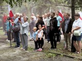 W strugach deszcz uczcili rocznicę Powstania Warszawskiego: „Niebo płacze nad powstańcami"