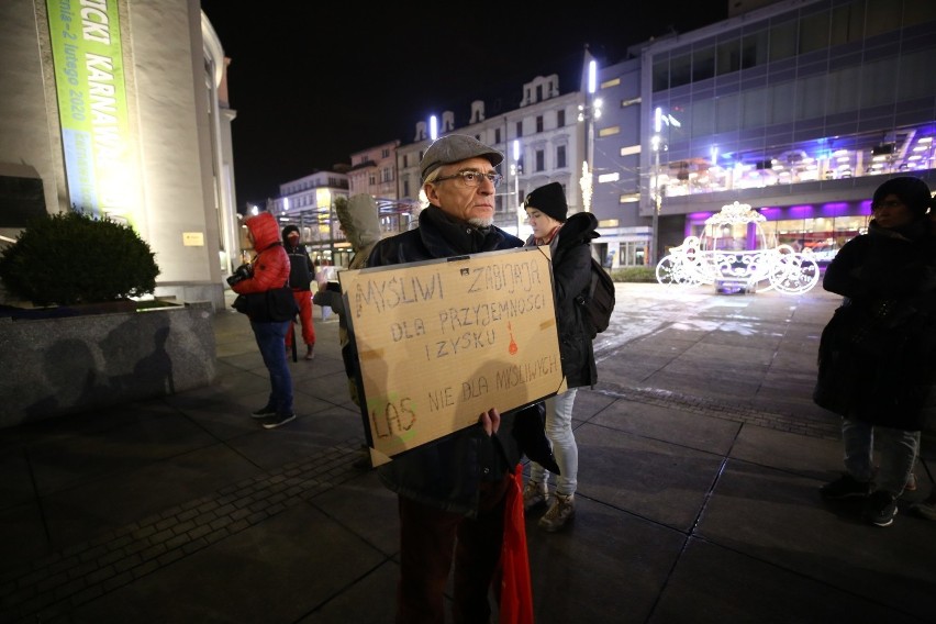 Las dla ludzi - nie dla myśliwych, Stop rzezi dzików: pod takimi hasłami demonstrowano w Katowicach ZDJĘCIA 