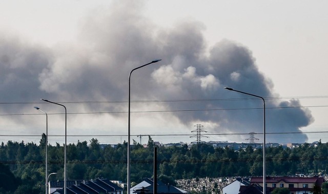 Czarny dym w kierunku ul. Chemicznej w Bydgoszczy zaalarmował strażaków