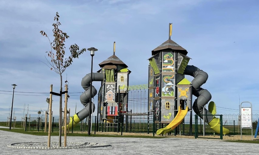 Gmina Żukowice zakończyła budowę i urządzanie nowego placu...