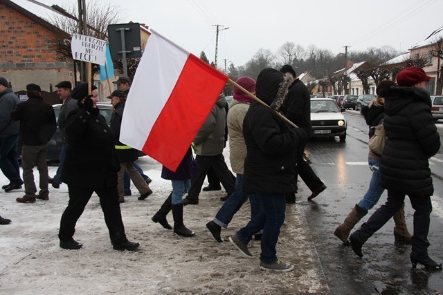 Grodziec. Blokada drogi w obronie szkół w Lipicach i Biskupicach