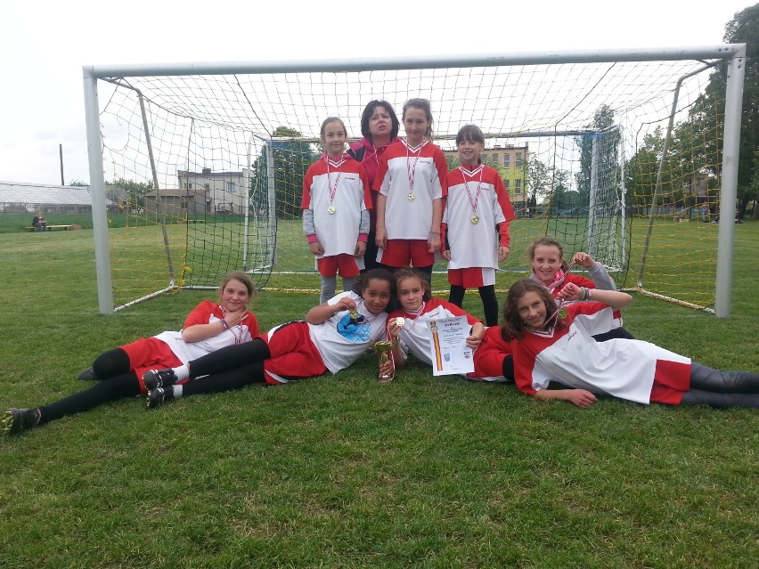 Mistrzostwa Powiatu Wieluńskiego w Mini Piłce Nożnej Dziewcząt w ramach Igrzysk Młodzieży Szkolnej