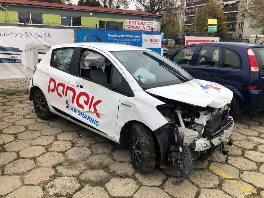 Cmentarzysko samochodów Panka na Białołęce. Wraków po szkodzie całkowitej było aż sto. A teraz?