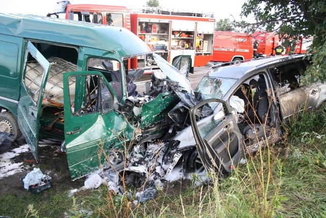 Ranne zostały trzy osoby z mercedesa, w tym 7-letnia dziewczynka.