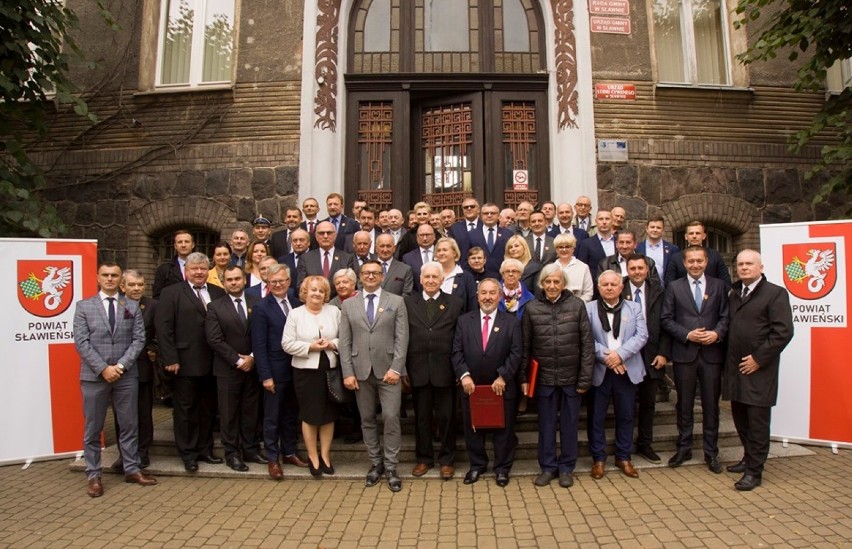 20 lat powiatu sławieńskiego. Uroczysty jubileusz i wyróżnienia [ZDJĘCIA]