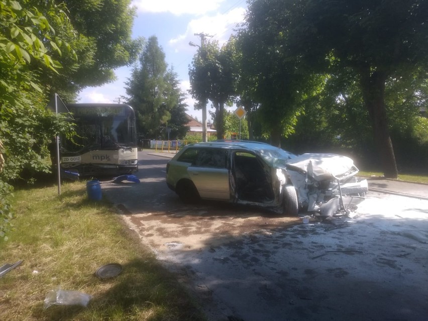 Wypadek na Karsznickiej w Zduńskiej Woli. Kilka osób trafiło do szpitala