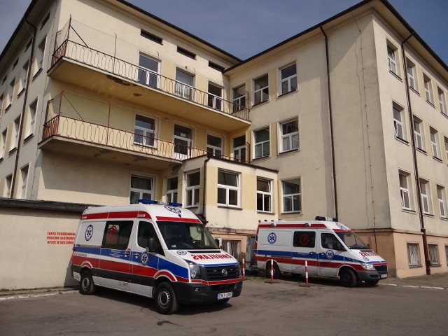 Szpital w Wieluniu posiłkuje się usługami firm zewnętrznych m.in. przy obsadzaniu dyżurów w pogotowiu ratunkowym