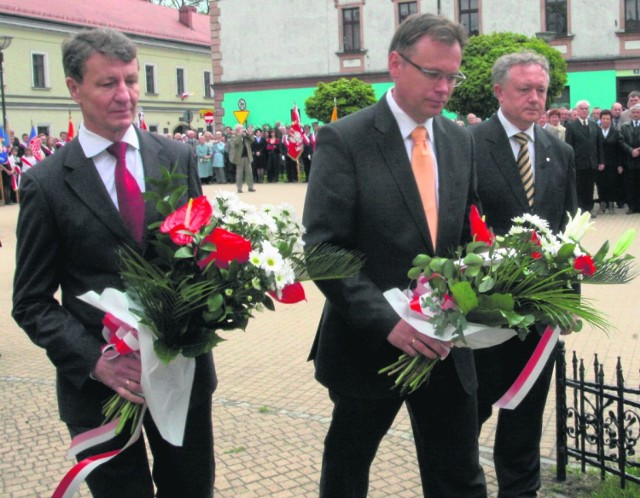 Posłowie (od lewej) Andrzej Czerwiński (PO) na kwiaty wydał 5,1 tys. zł, Arkadiusz Mularczyk (Zjednoczona Prawica) 4,2 tys. zł, a Wiesław Jańczyk (PiS) nie wykazał wydatków na kwiaty