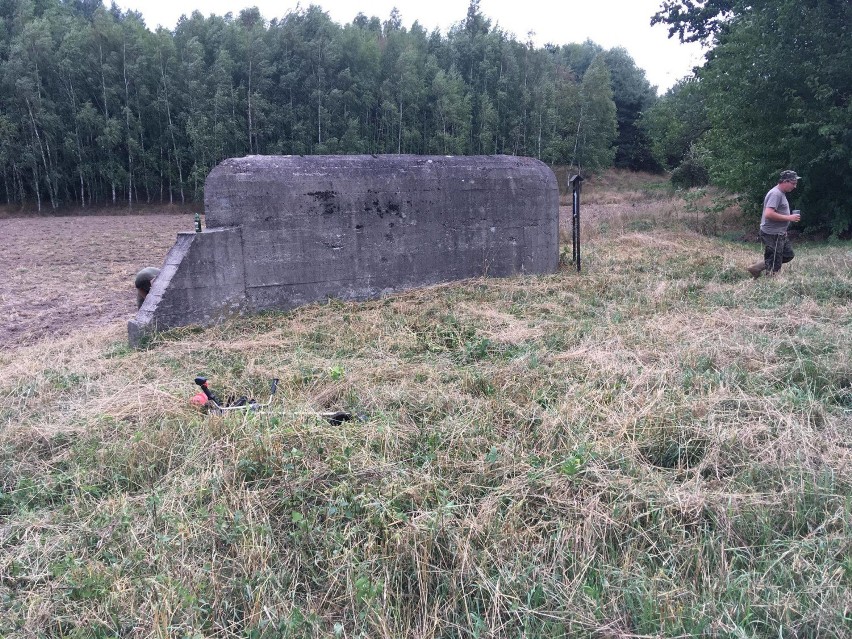  Stowarzyszenie "Strzelcy Kaniowscy" uporządkowało schrony nad Wartą [zdjęcia]