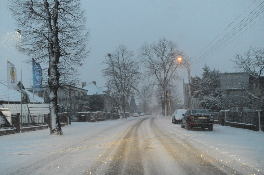 Drogi i chodniki w Lesznie po opadach śniegu 3 stycznia