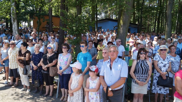 Msza na wodzie w Rybniku: setki mieszkańców i przyjezdnych