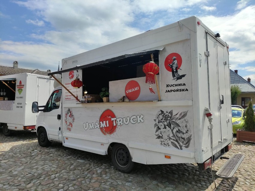Zlot Food Trucków w Starym Sączu. Na rynku przez weekend można spróbować potraw z czterech stron świata