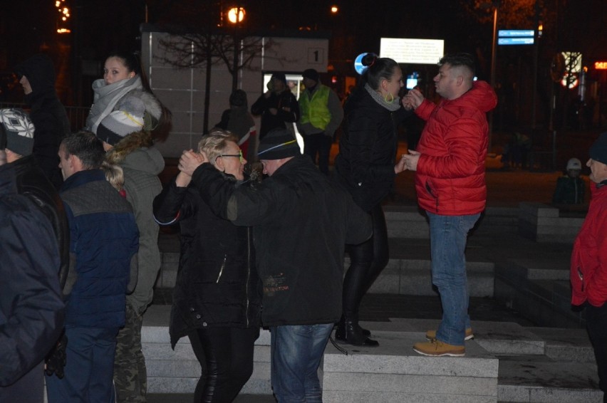 Sylwester 2016 na placu Kościuszki - efektowny pokaz...