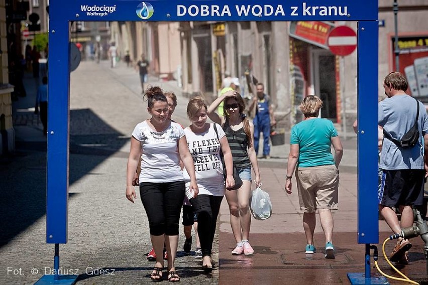 W upalne dni kurtyny wodne będą ustawione w Wałbrzychu,...