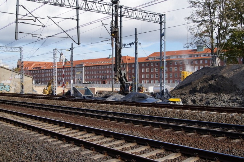 Nowe wiadukty Biskupia Górka. Kontrowersje wokół budowy. Opóźnienie martwi miejskich radnych i mieszkańców