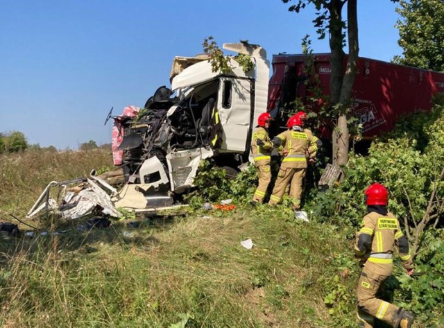 20-latka, która wykonywała manewr wyprzedzania spowodowała wypadek