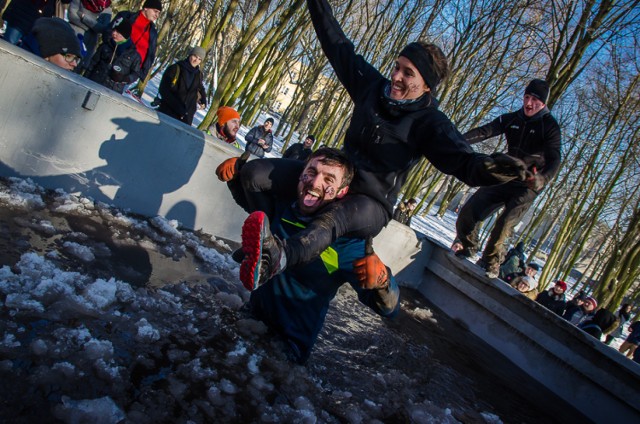 Runmageddon Rekrut 2016 w Warszawie. Ekstremalny bieg w zimowych warunkach [FOTORELACJA]