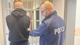 Ukradli z drogerii perfumy warte 3,5 tys. zł. W pościg za złodziejami ruszyli policjanci