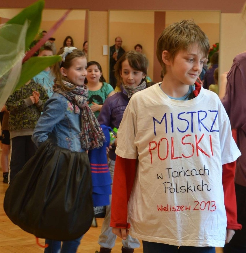 Tancerze ZPiT &quot;Malbork&quot; z dwoma medalami mistrzostw Polski w tańcach polskich