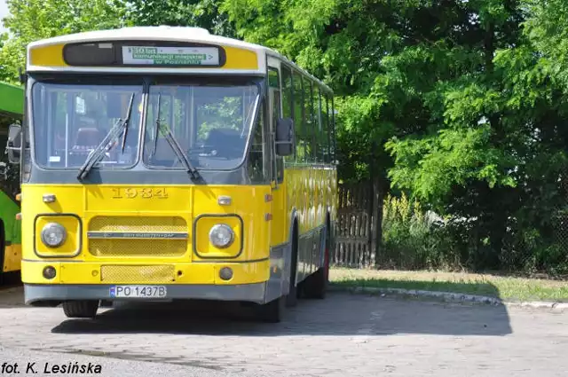 DAF MB 200 pojawił się w Poznaniu na początku lipca 1991 roku. Holendrzy podarowali nam wtedy 29 takich pojazdów. Autobusy z Utrechtu początkowo kursowały na liniach pospiesznych, później pojawiały się też na normalnych liniach miejskich. Od 2003 roku obsługiwały głównie linie nocne. Pięć lat temu wycofano je z eksploatacji.