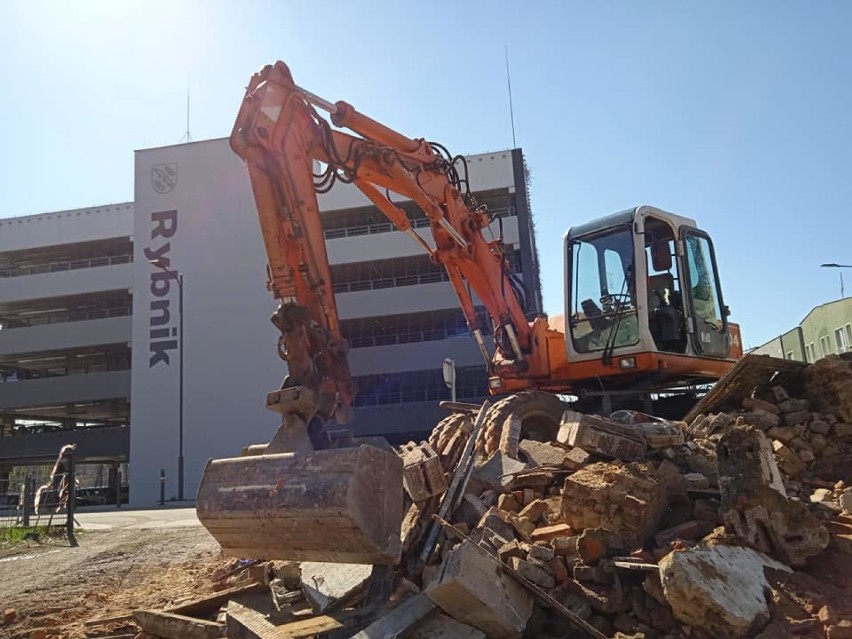 Wyburzenie w centrum Rybnika. Ruina zniknęła