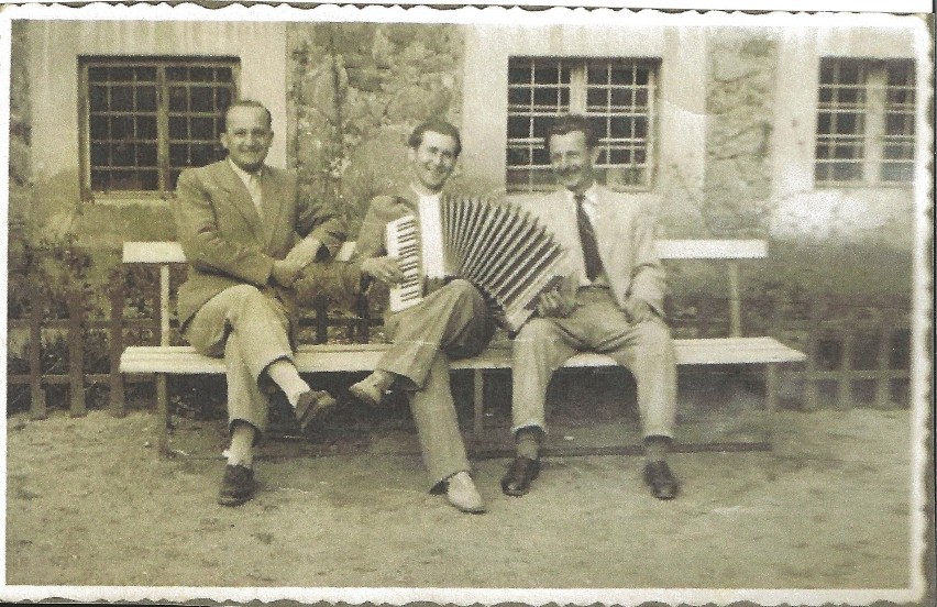 Wychowawcy domu dziecka, od lewej: Józef Adamski, Bogdan...