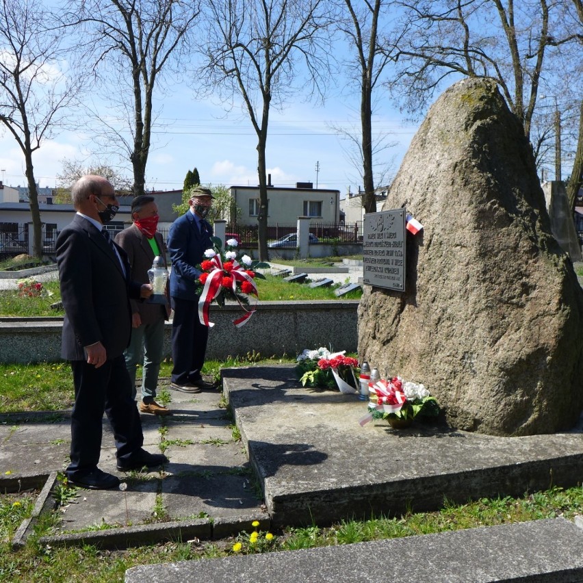 80. rocznica śmierci mjr Henryka Dobrzańskiego „Hubala” na cmentarzu wojennym w Tomaszowie [zdjęcia]