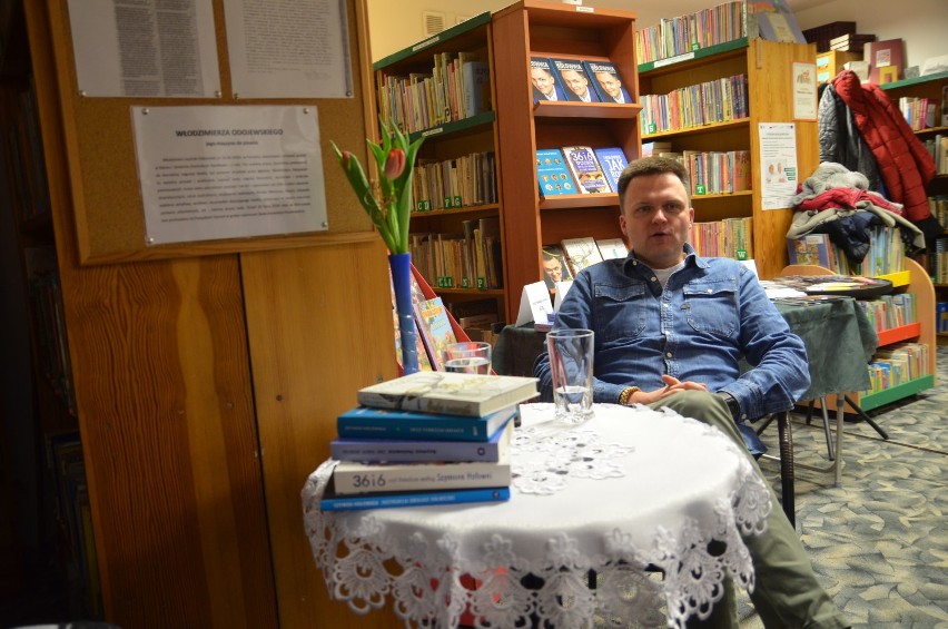 Biblioteka w Kłecku: Szymon Hołownia o śmierci Pawła Adamowicza i wnioskach, które powinniśmy wyciągnąć
