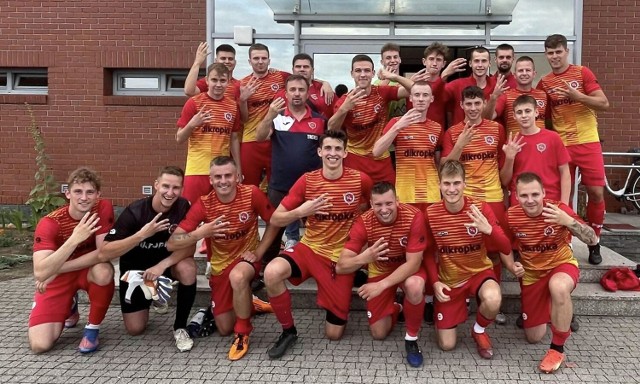 Piłkarze Pogoni Łobżenica osiągnęli upragniony cel - po zwycięskich meczach barażowych awansowali do IV ligi