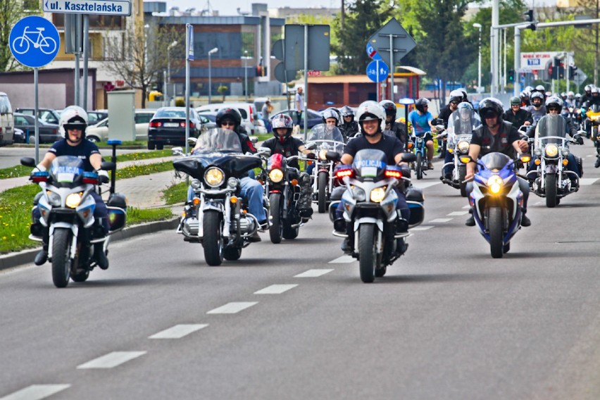 Rozpoczęcie sezonu motocyklowego 2016 w Łomży. Parada ulicami miasta.