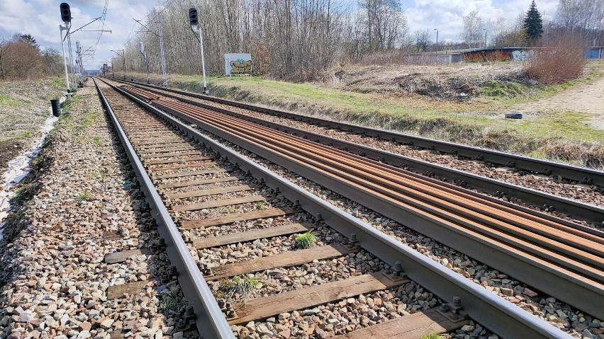 Tunel dla pieszych powinien powstać pod torowiskiem między...