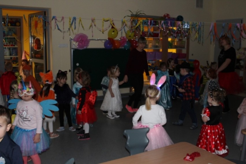 Przedszkolaki z Dobroszyc bawiły się na balu karnawałowym [ZOBACZ ZDJĘCIA]